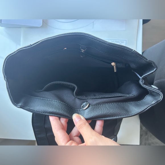 Backpack - Picture 3 of 9